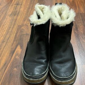 Women’s Merrell faux fur lined boots size 7.5